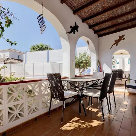 089 Andalusian Style 3 Bed With Office And Private Pool *